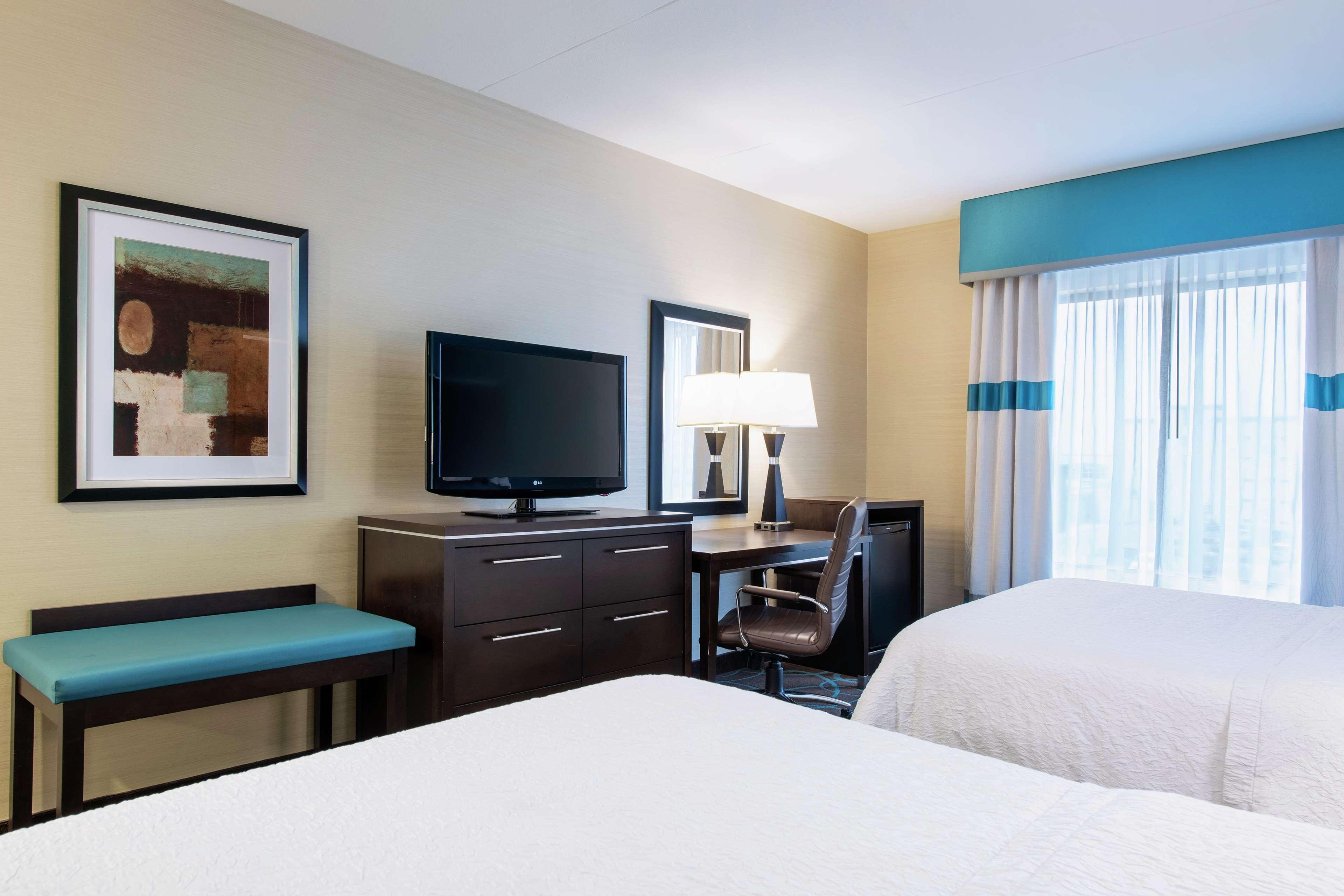 Hampton Inn By Hilton Виннипег Экстерьер фото